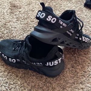 SO SO athletic shoes
